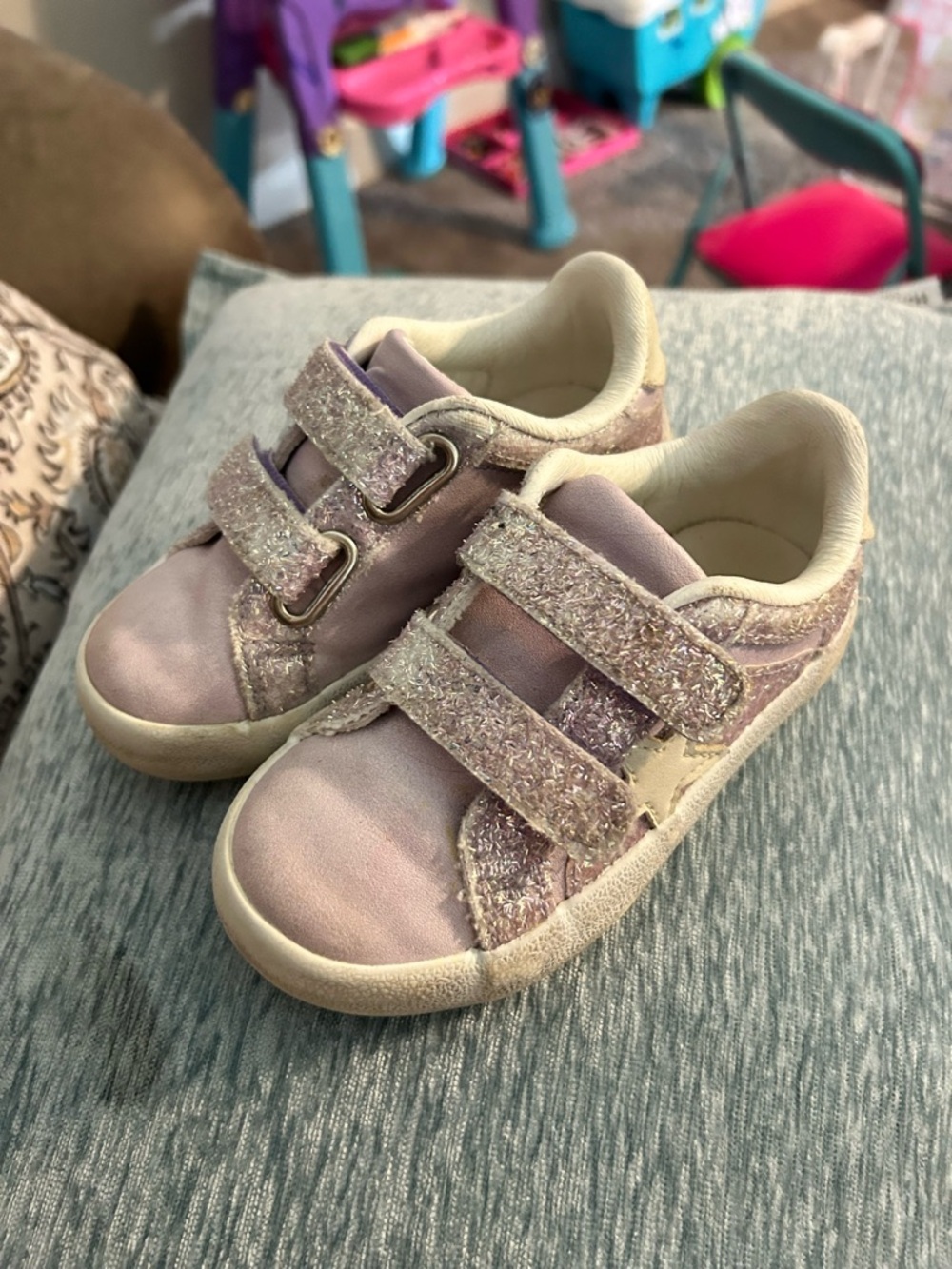 Nina Girls Glitter Strap Sneakers in Light Purple and Cream